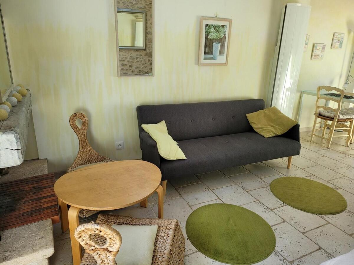 Gite Milly - 2 Studios En Coeur De Ville Quarto foto