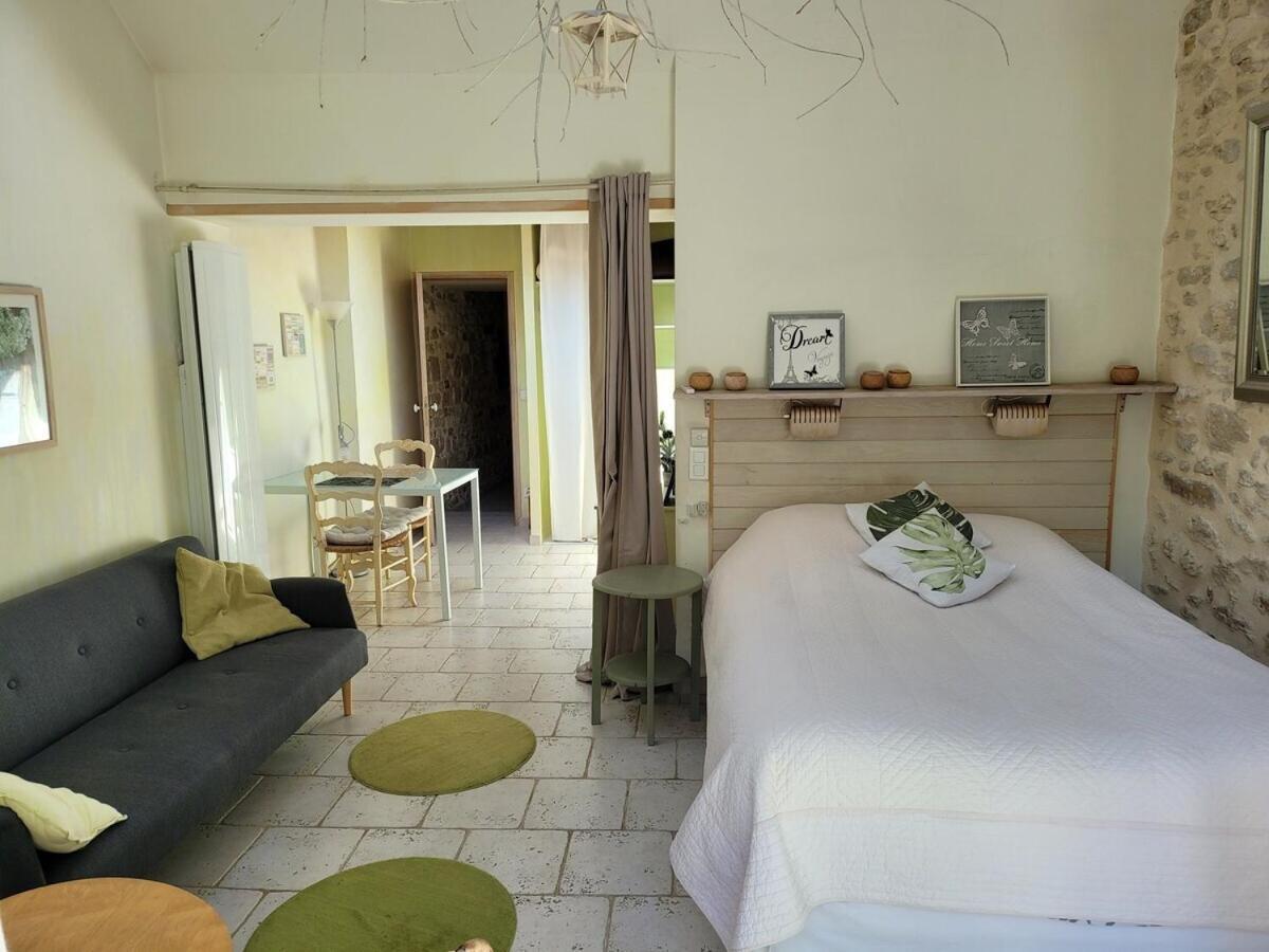 Gite Milly - 2 Studios En Coeur De Ville Quarto foto